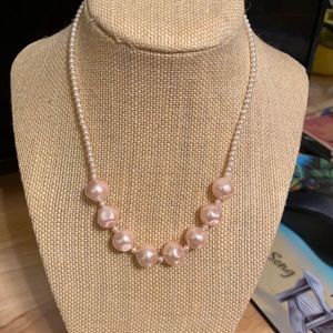 Teenage girls favorite pink pearl necklace with Japanese white pearls
